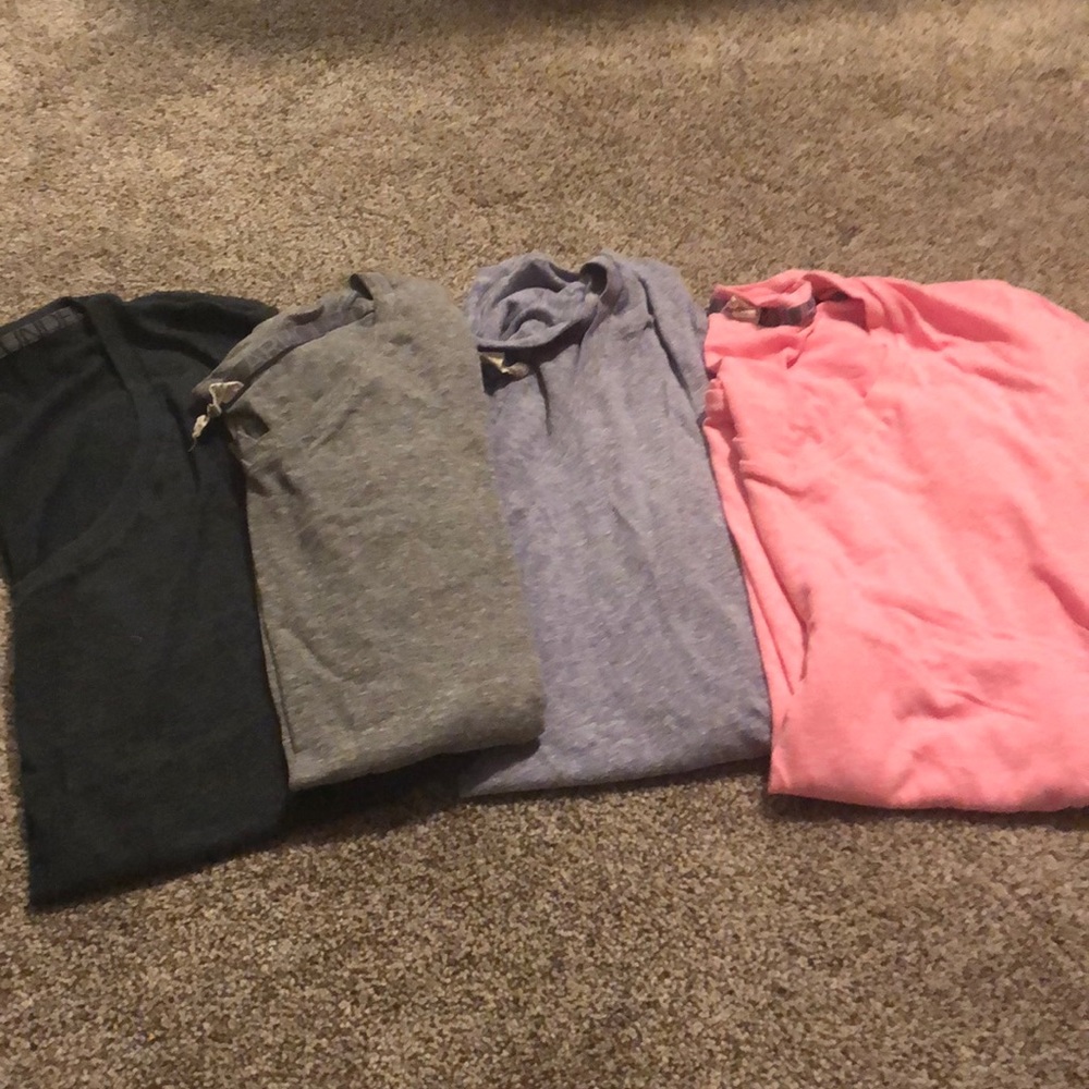 Underarmour heat gear t shirts